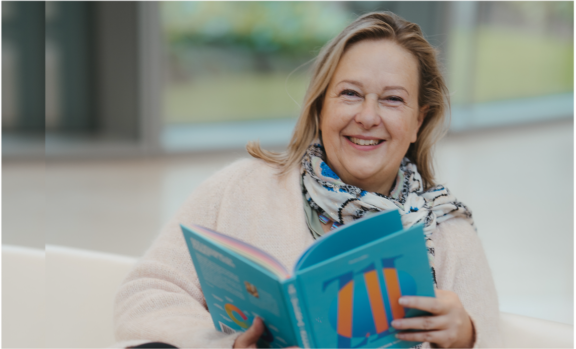 Nicole Loeffen die lacht